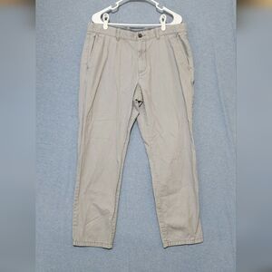 Tommy Hilfiger Men's Light Gray Khaki Chinos. Size 36/32